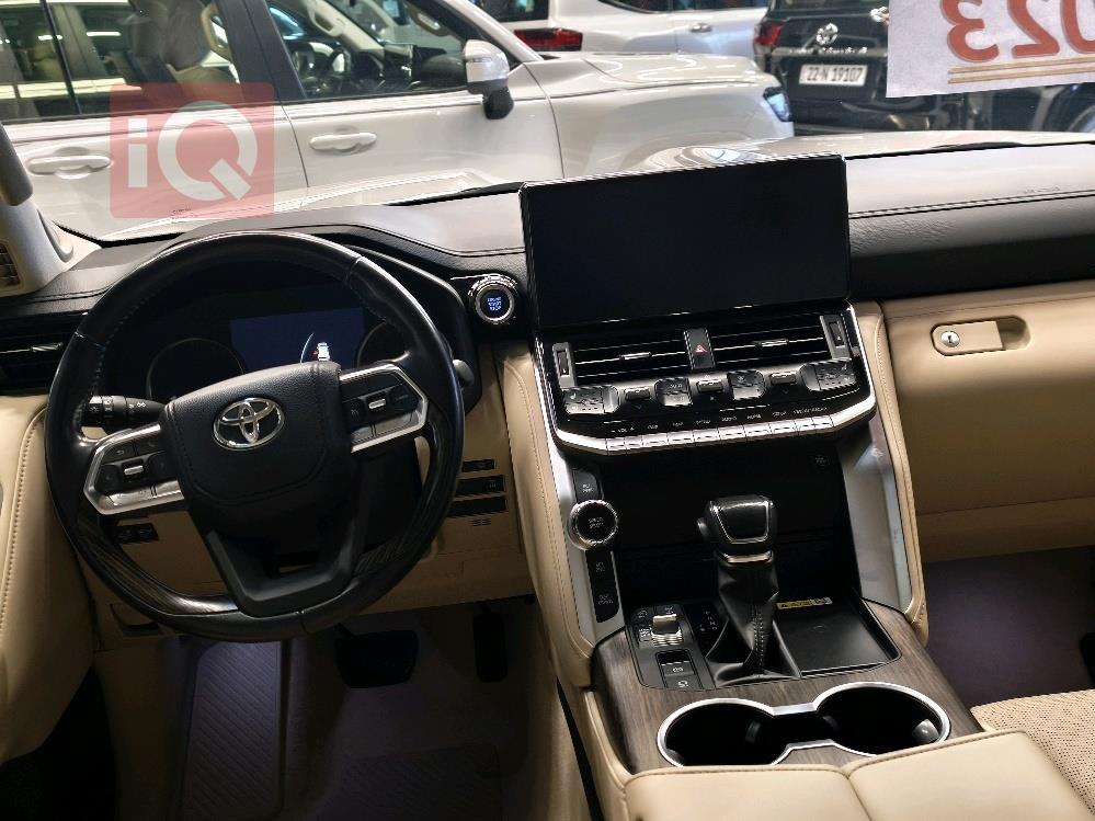 تويوتا لاندكروزر